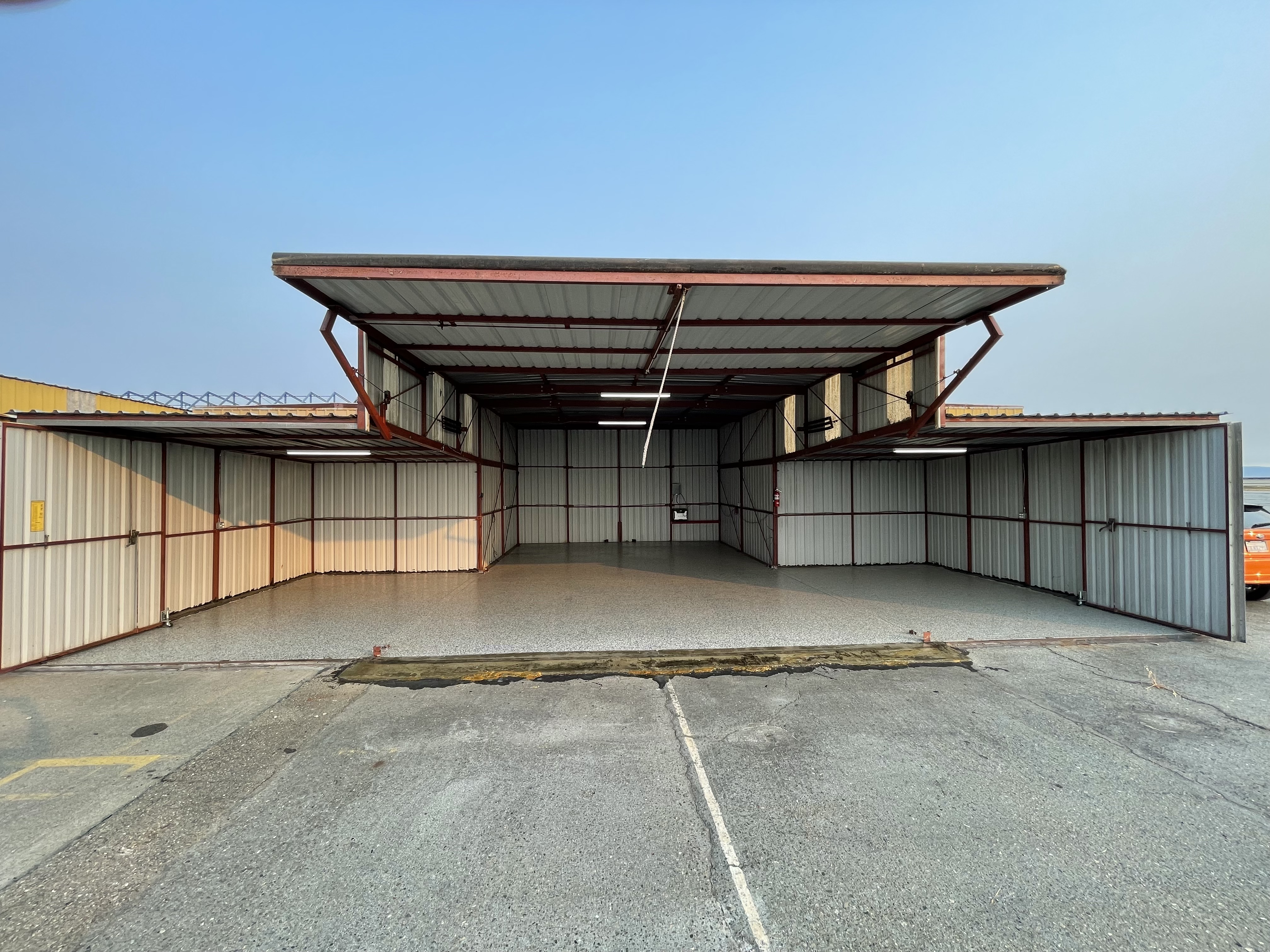 Hangar in ?